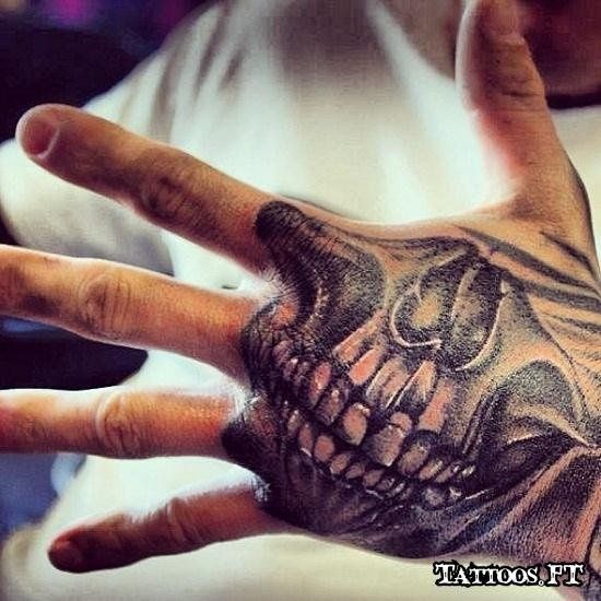 hand-tattoos-01