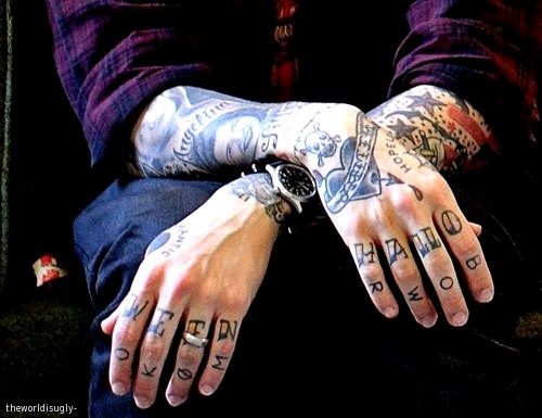 hand-tattoos-13