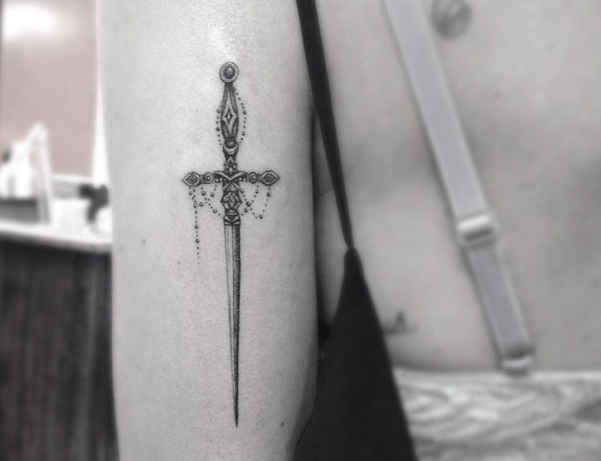 weapon-tattoos-01