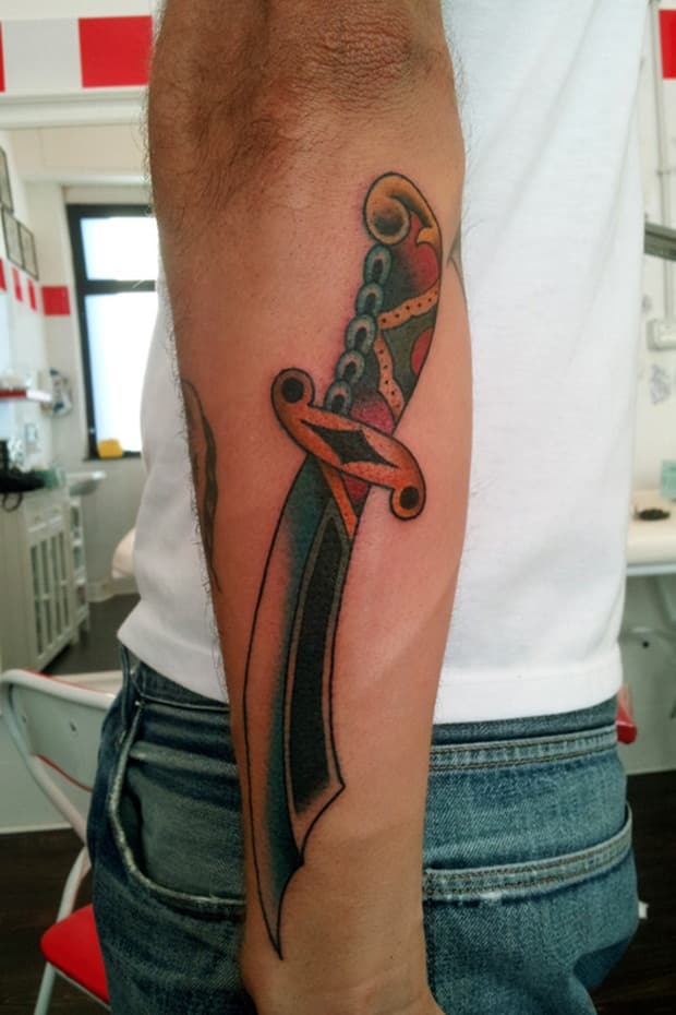 weapon-tattoos-13