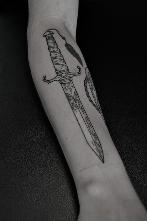 weapon-tattoos-24