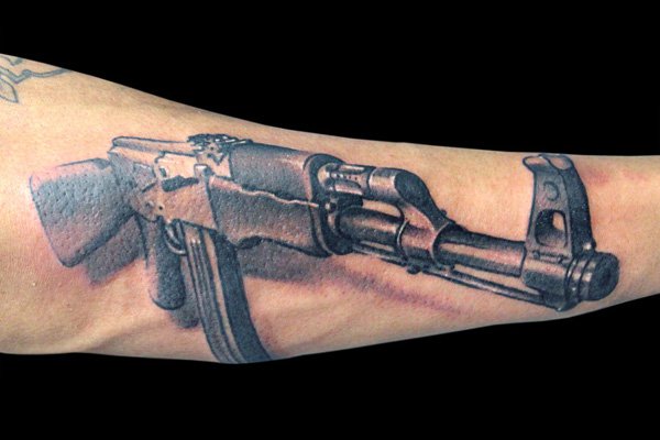 weapon-tattoos-36