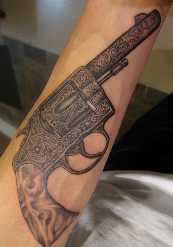 weapon-tattoos-37