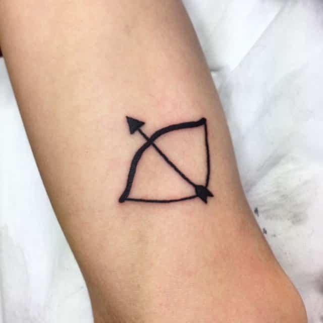 bow-and-arrow-tattoos-19
