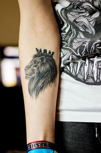 crown-tattoos-17