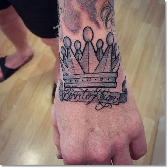 crown-tattoos-34
