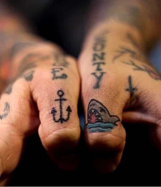 finger-tattoos-09