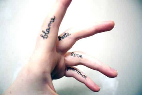 finger-tattoos-10