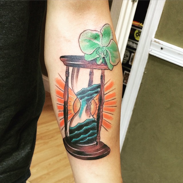 hourglass-tattoos-13