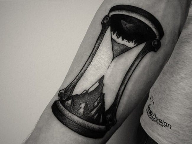 hourglass-tattoos-22