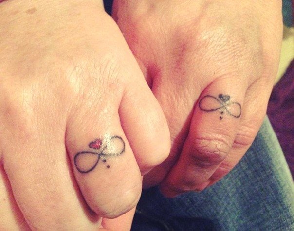 wedding-ring-tattoos-05