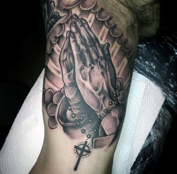 praying-hands-tattoos-06
