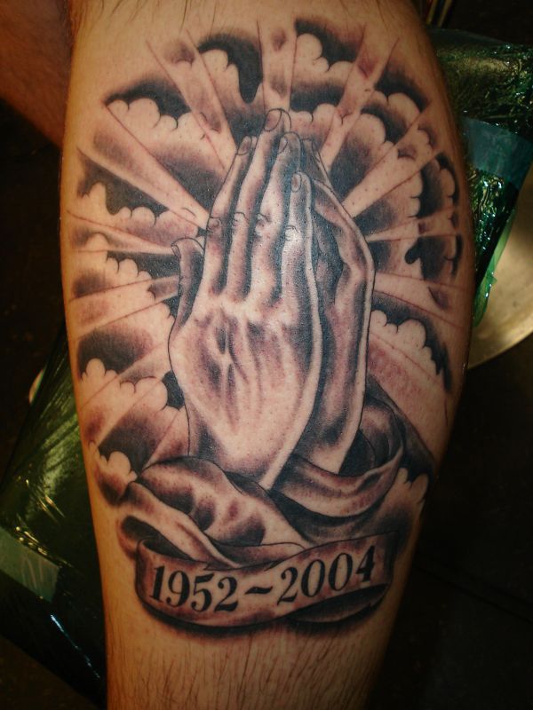 praying-hands-tattoos-32
