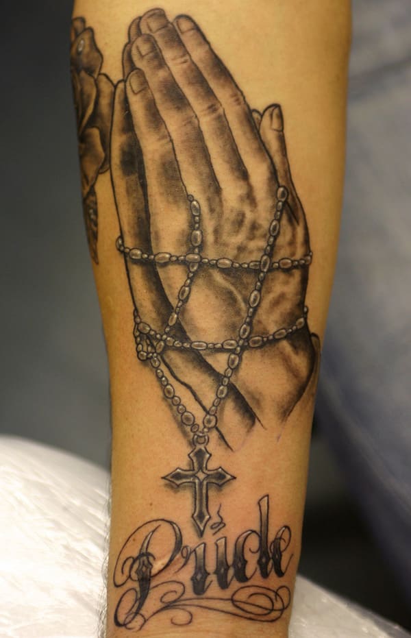 praying-hands-tattoos-34
